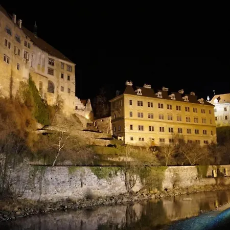 Resort-restaurant Stilec 招待所 Kamenný Újezd