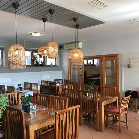Resort-restaurant Stilec 招待所 Kamenný Újezd